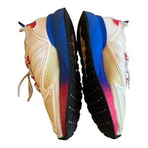 Adidas SHW 675001 with multicolored sole